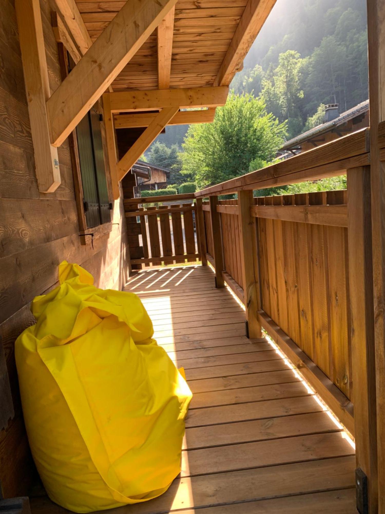 Le Petit Chalet De Montriond Phòng bức ảnh